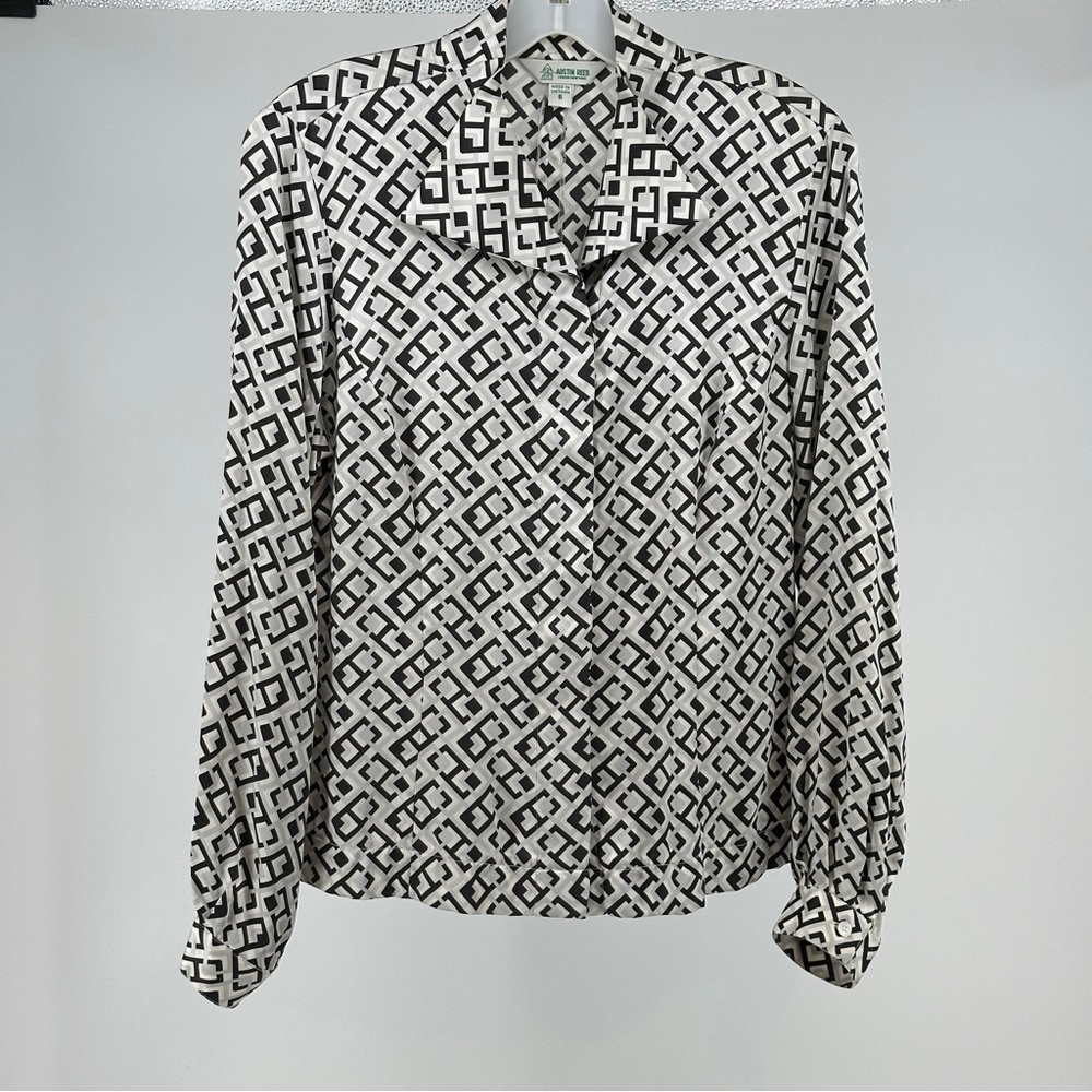 Women’s Silk Size 6 Black and White Geometric Print Blouse